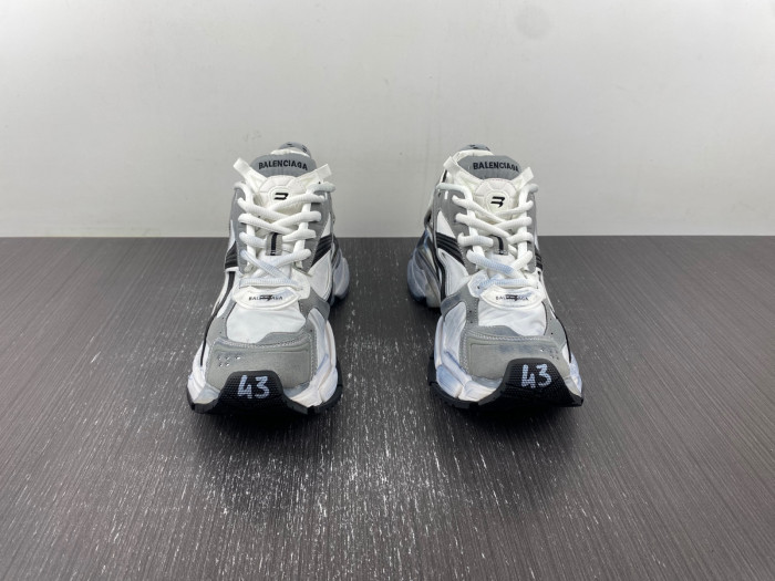 Ba*len*cia*ga runner sneaker
