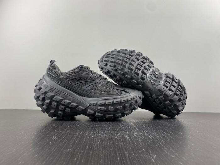 Ba*len*cia*ga defender sneaker