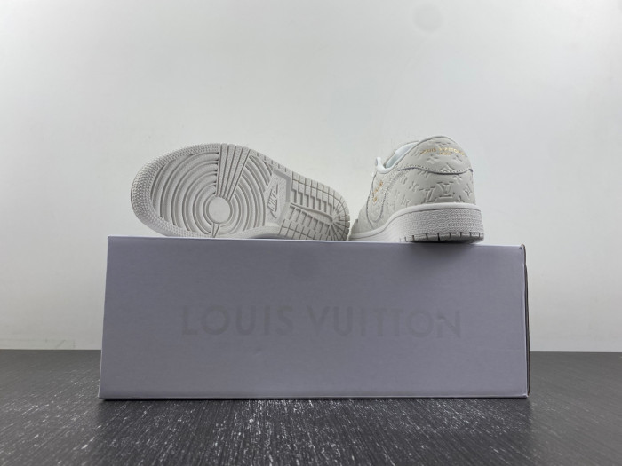 air jordan 1 x lv low ajot01