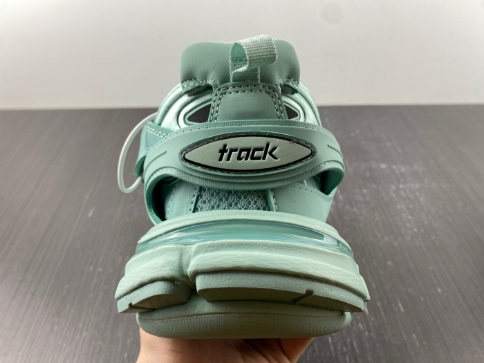 Ba*len*cia*ga track 8000046