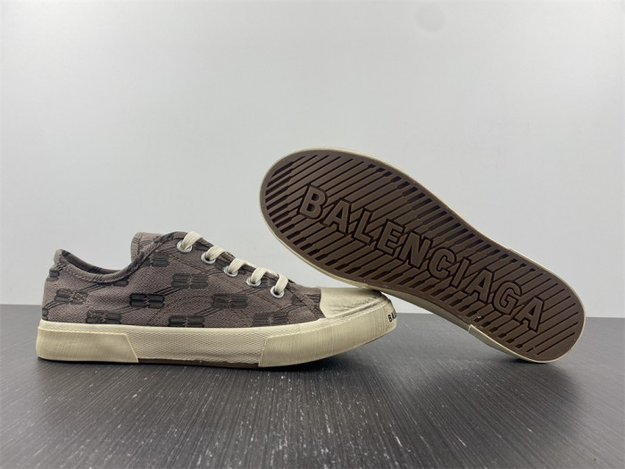 Ba*len*cia*ga sneaker