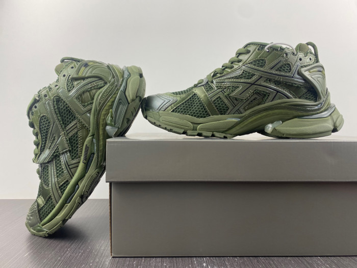 Ba*len*cia*ga runner sneaker