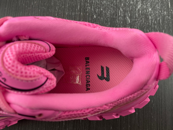 Ba*len*cia*ga defender sneaker