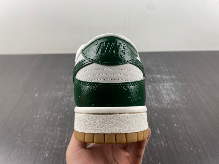 nike dunk low lx wmns “green ostrich” fj2260-002