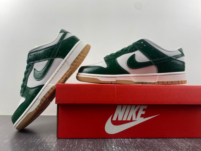 nike dunk low lx wmns “green ostrich” fj2260-002