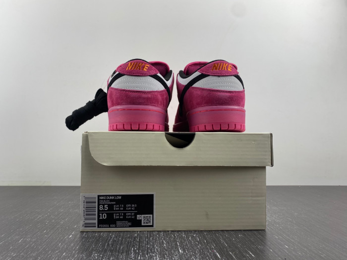 the powerpuff girls x nike sb dunk low “buttercup” fz8319-600
