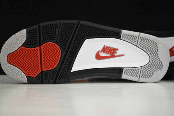 air jordan 4 og “white cement” 840606-192