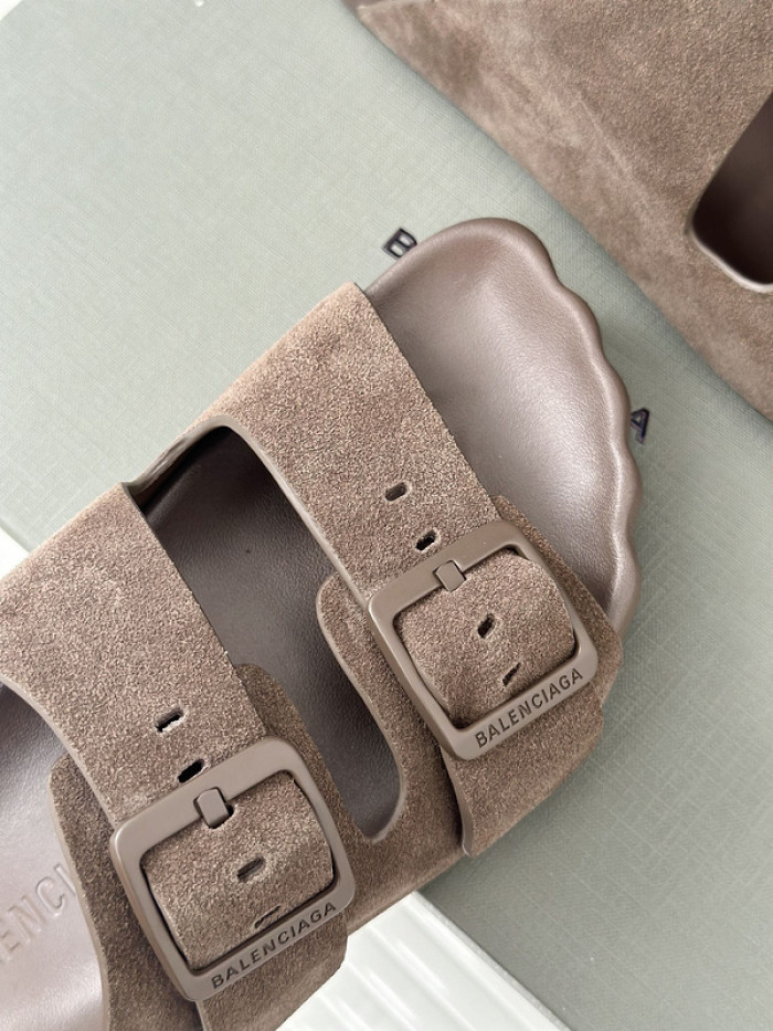 balenciag* sandal bs70