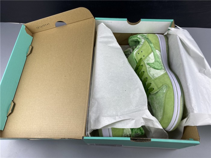 nike dunk sb low strangelove green ct2552-300
