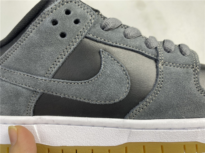 nike sb dunk low dark grey black gum ar0778-001