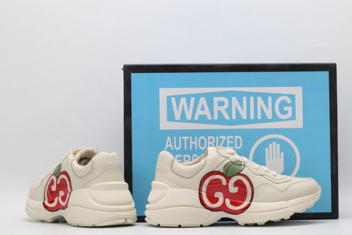 G*u*i* rhyton sneaker