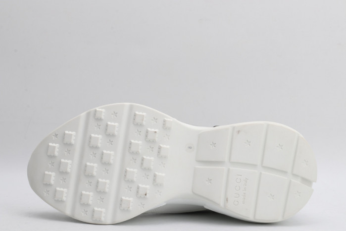 G*u*i* rhyton sneaker