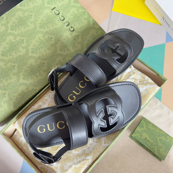 G*u*i* sandal111