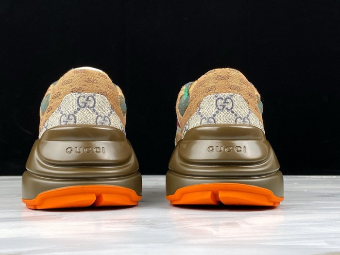 G*u*i* rhyton sneaker