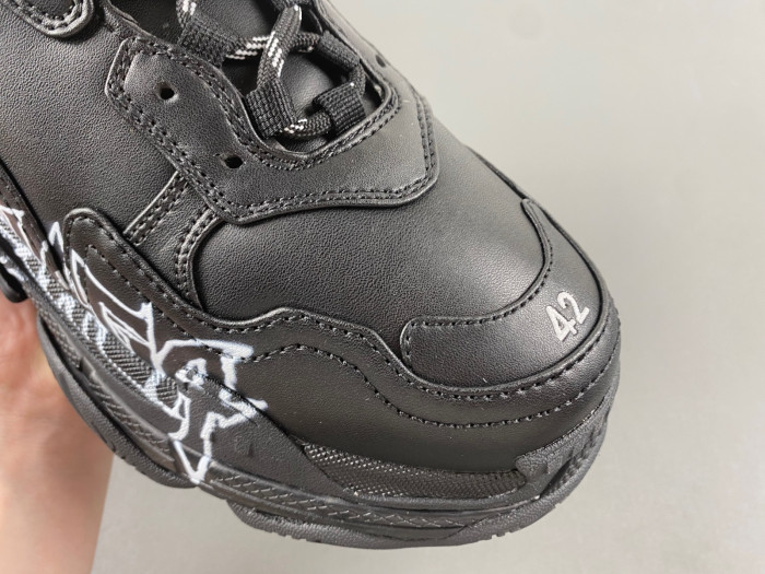 Balenciaga TRiple S sneaker