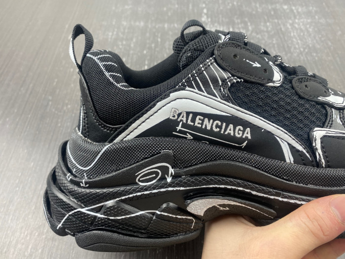Balenciaga TRIPLE S SNEAKER 8000099