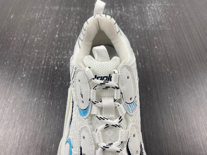 Balenciaga TRIPLE S SNEAKER 8000098