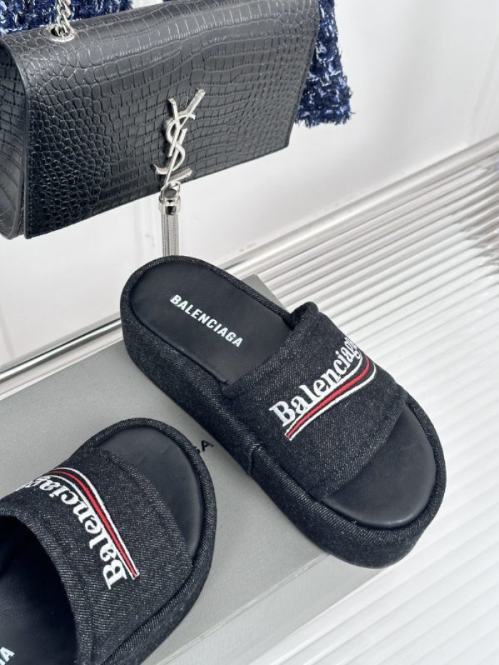 Balenciag* Sandal BS81