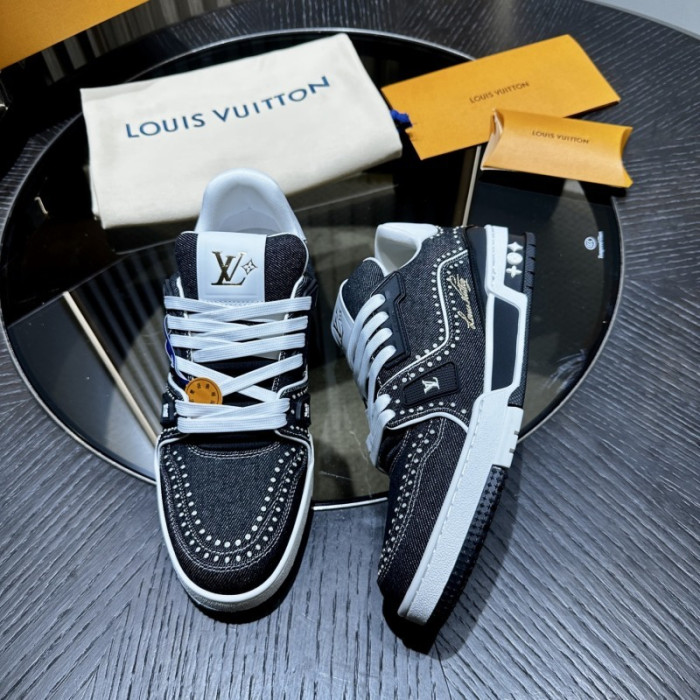 LV snekaers L0000671