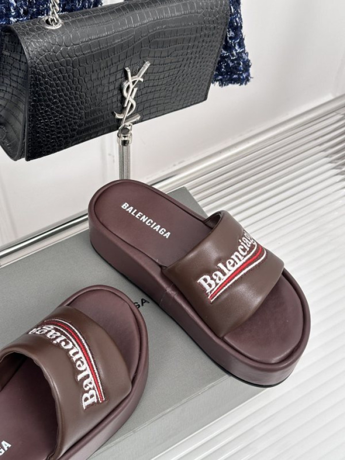 Balenciag* Sandal BS82