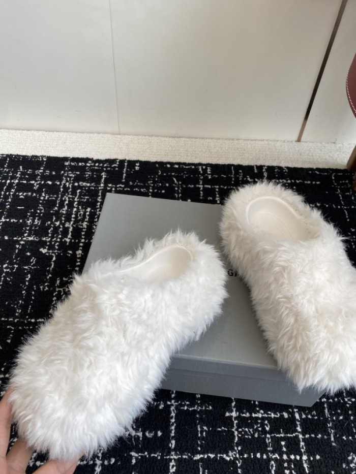 Balenciag* Sandal BS110