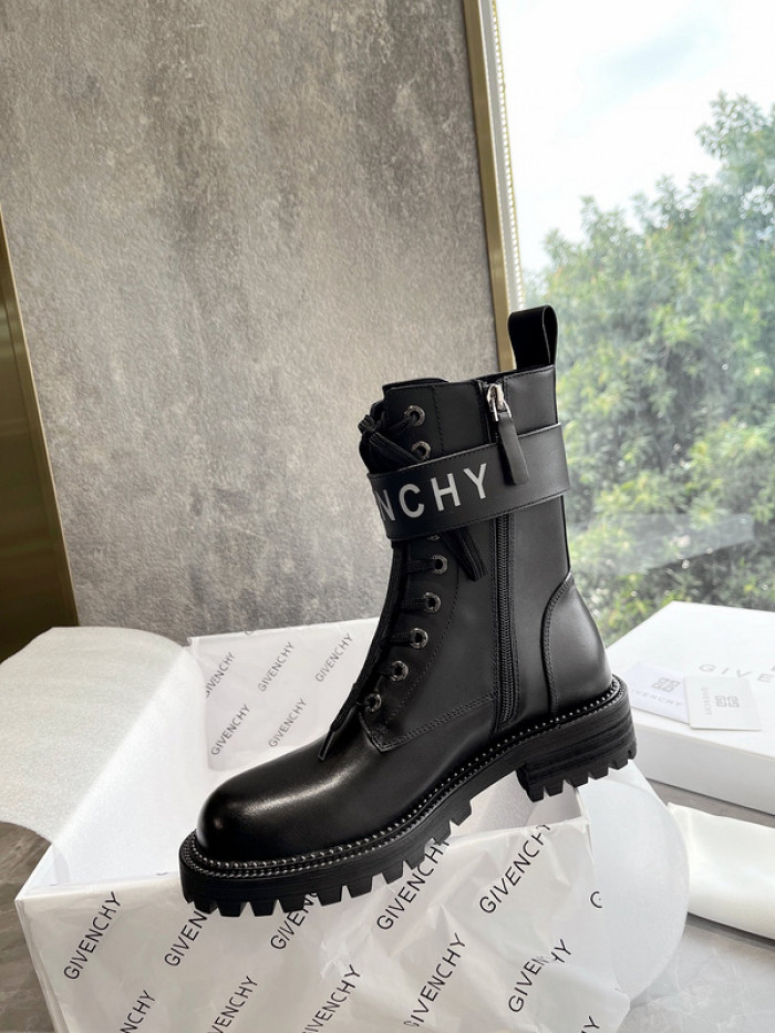 Givenchy Boots 660002