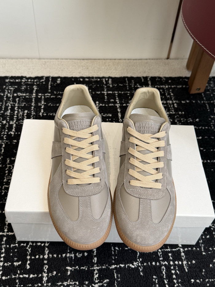 Ma1s0n Marg*e1a CALFSKIN S57WS0394