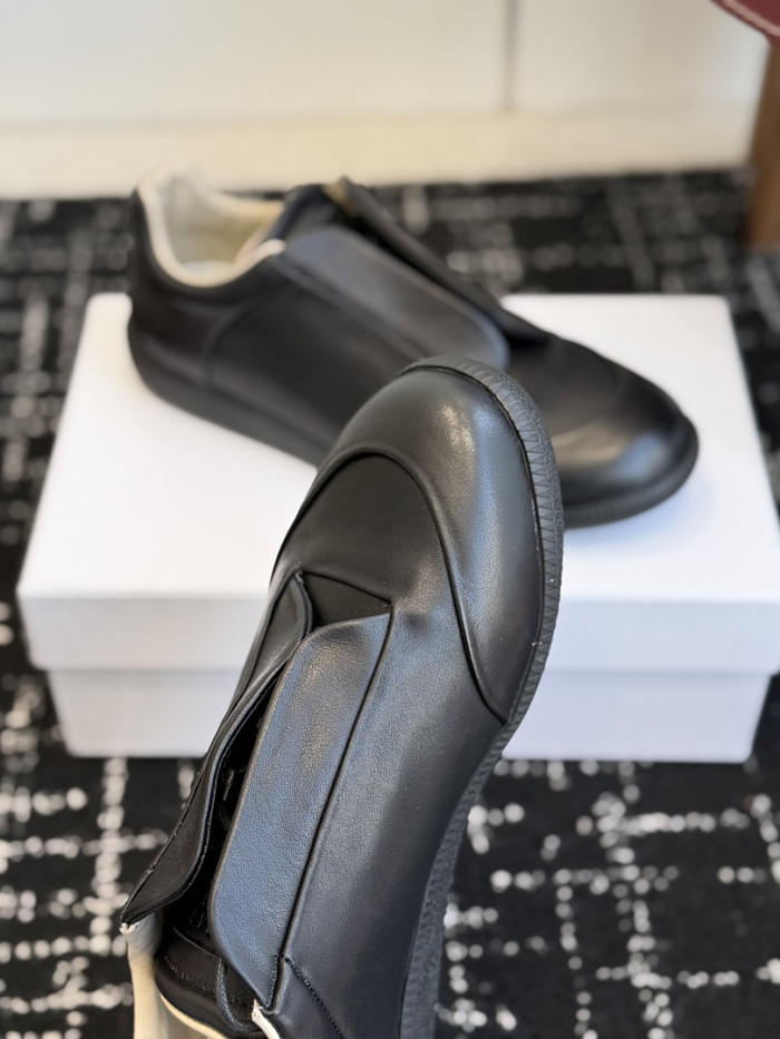 Ma1s0n Marg*e1a CALFSKIN S57WS0365