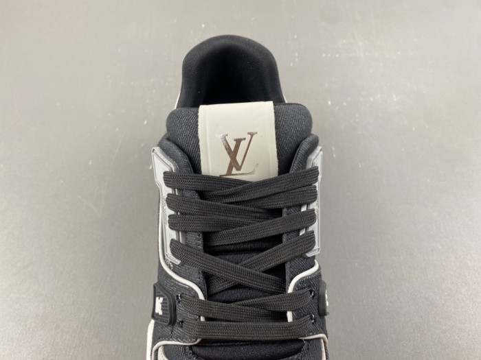 LV snekaers L0000756