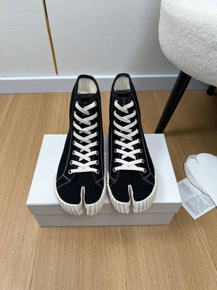 Ma1s0n Marg*e1a CALFSKIN S57WS0367