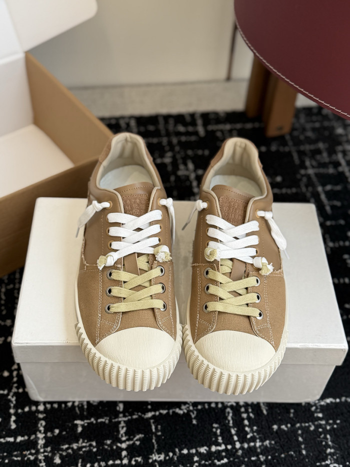 Ma1s0n Marg*e1a CALFSKIN S57WS0419