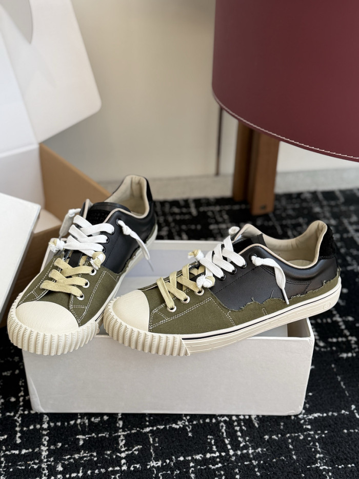 Ma1s0n Marg*e1a CALFSKIN S57WS0420