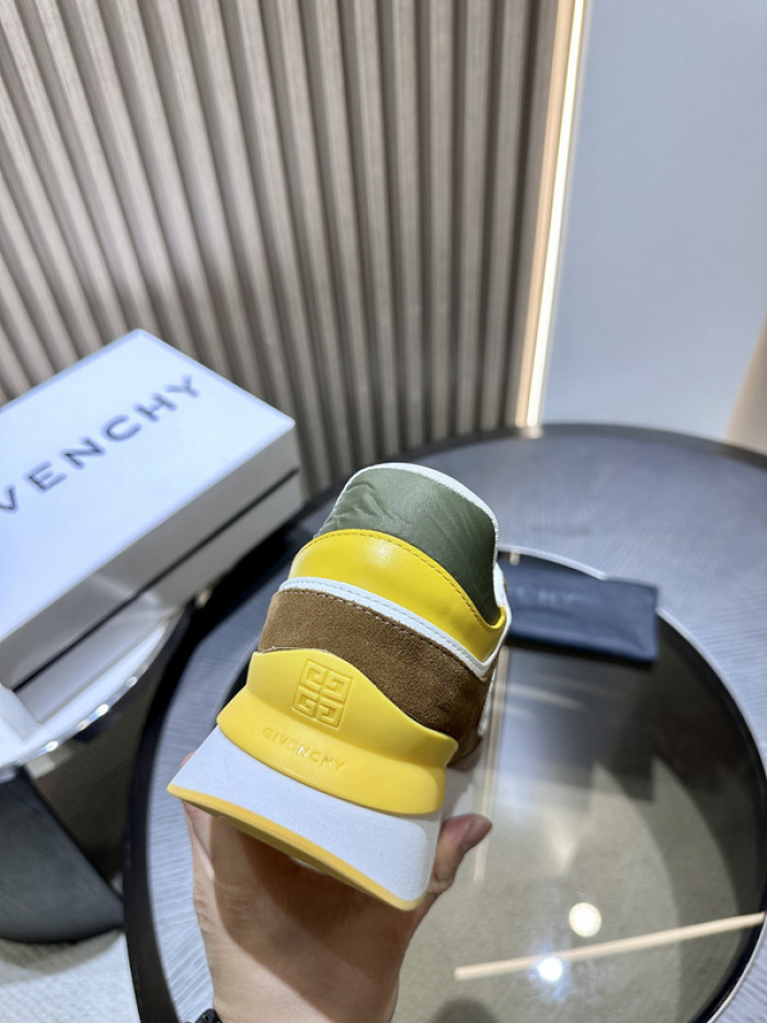 Givenchy Sneakers 660034