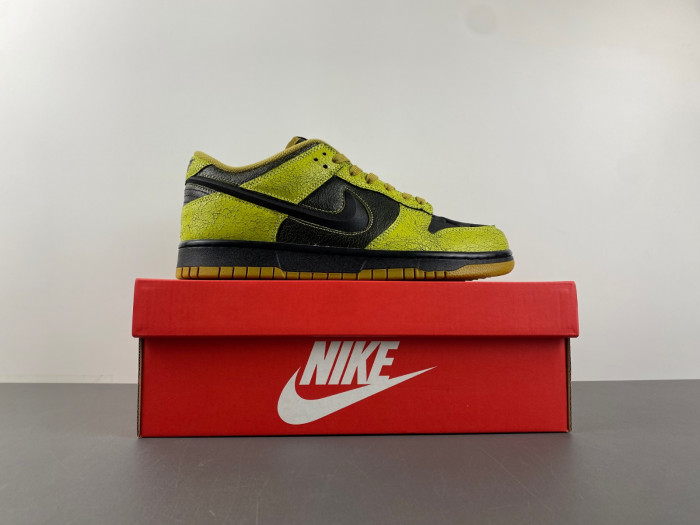 Nike Dunk Low QS Halloween Skull HV6103-300