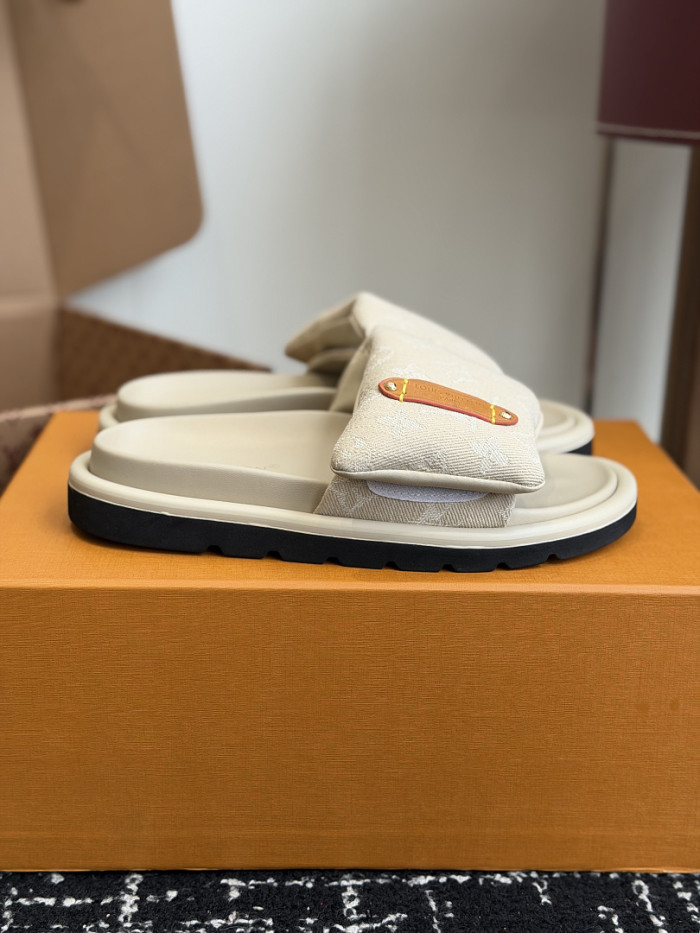 L&V sandal 260