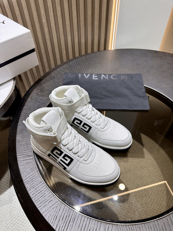 Givenchy Sneakers 660029