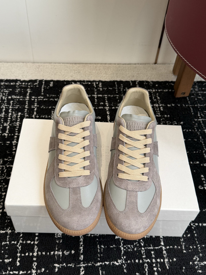 Ma1s0n Marg*e1a CALFSKIN S57WS0395