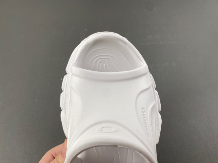 Balenciag* Sandal BS127