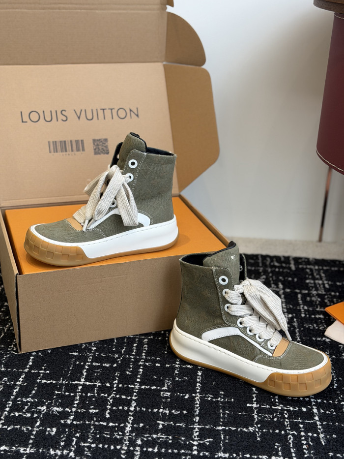 LV sneakers L0000856