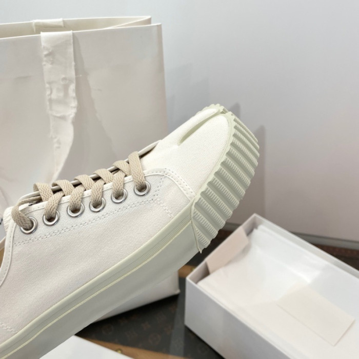 ma1s0n Marg*e1a tabi sneakers s57ws0348