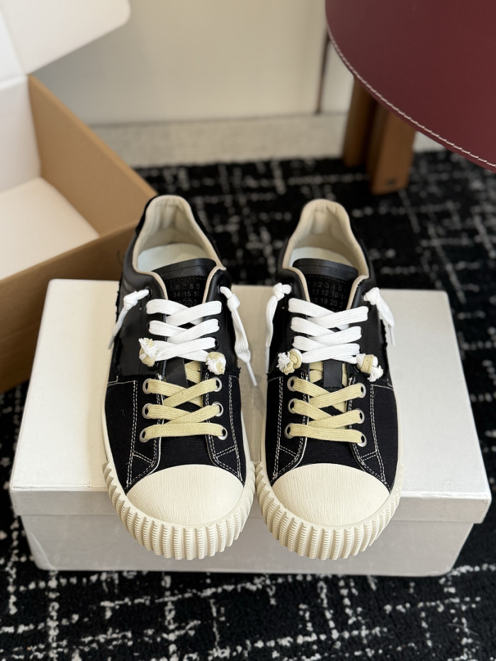 Ma1s0n Marg*e1a CALFSKIN S57WS0418