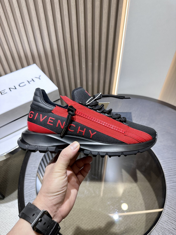 Givenchy Sneakers 660042