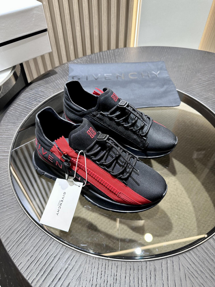 Givenchy Sneakers 660042