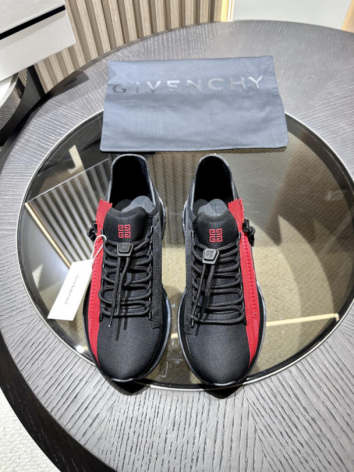 Givenchy Sneakers 660042
