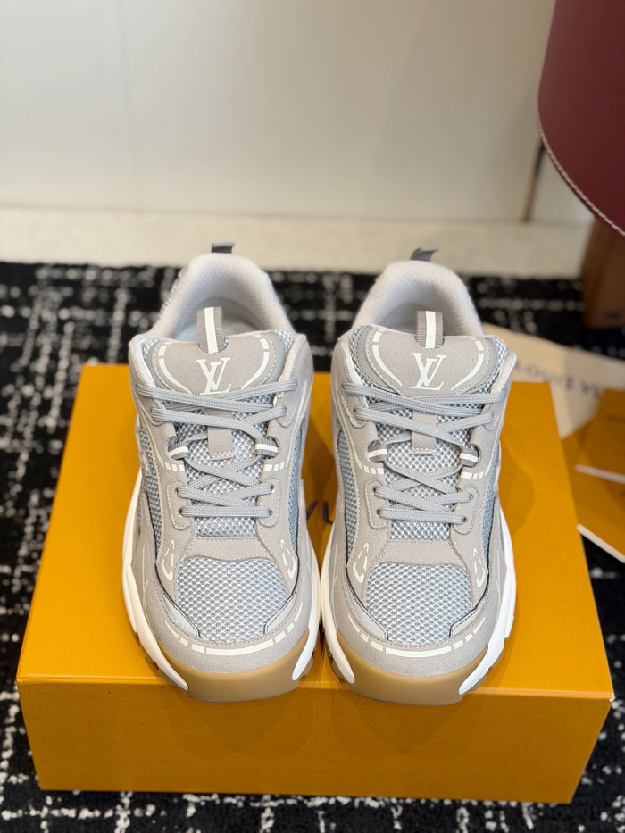 LV sneakers L0000849