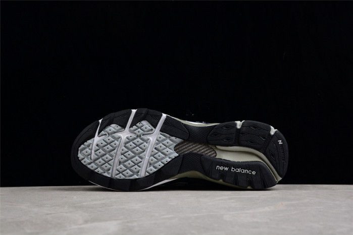New Balance 990 M990NB3