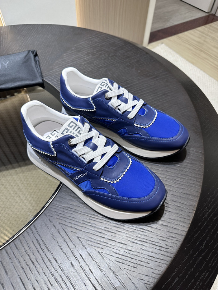 Givenchy Sneakers 660055