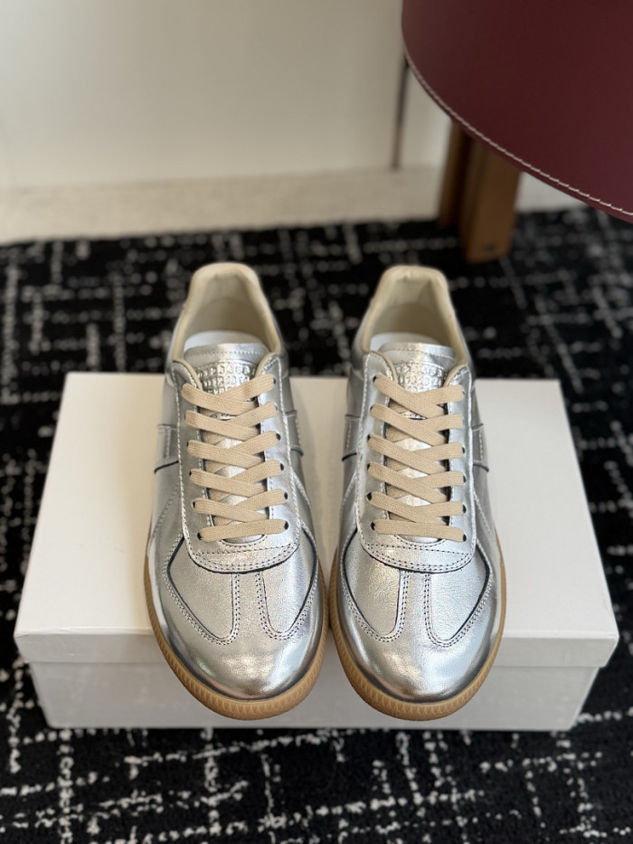 Ma1s0n Marg*e1a CALFSKIN S57WS0445