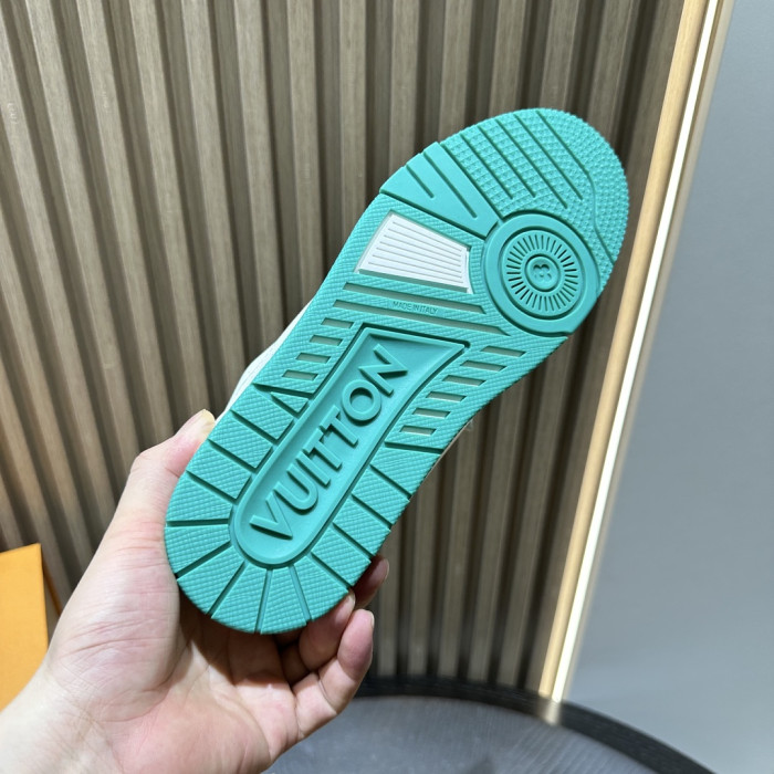 LV sneakers L0000860