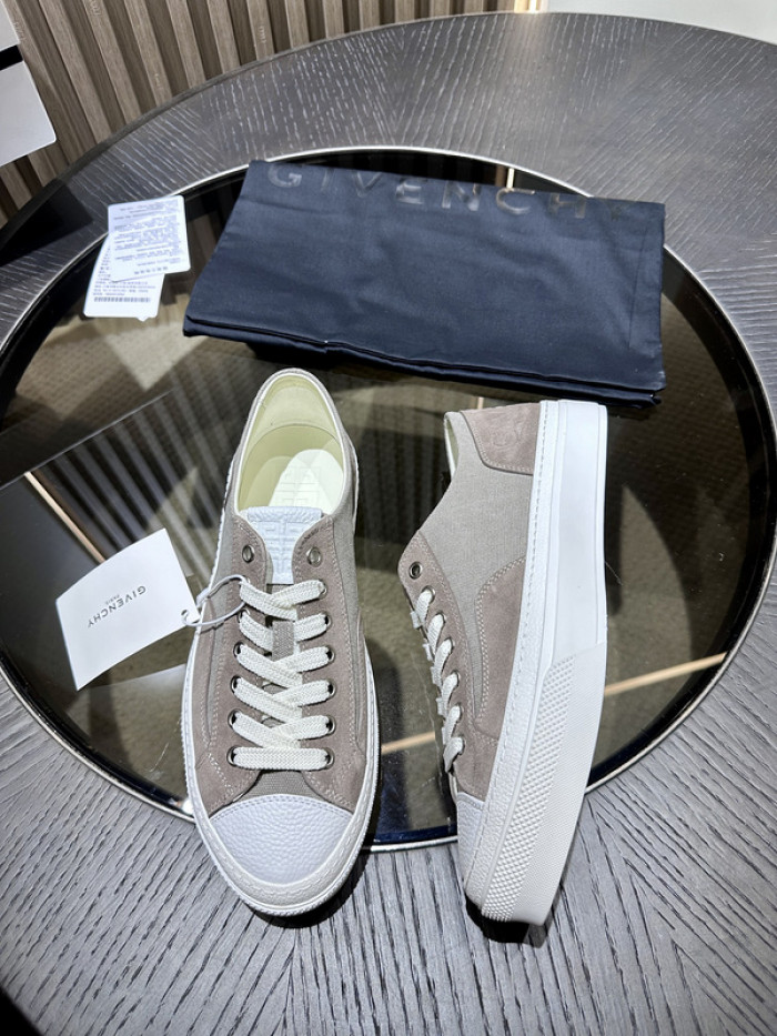 Givenchy Sneakers 660050